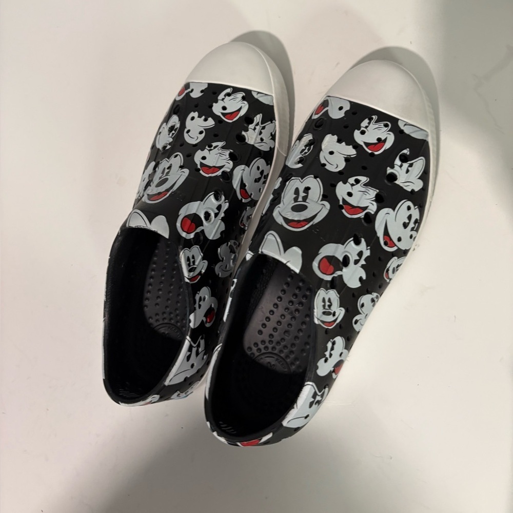 Disney x Native Black Mickey Mouse Slip On Water Shoes Disney Black Red White - Picture 8 of 14